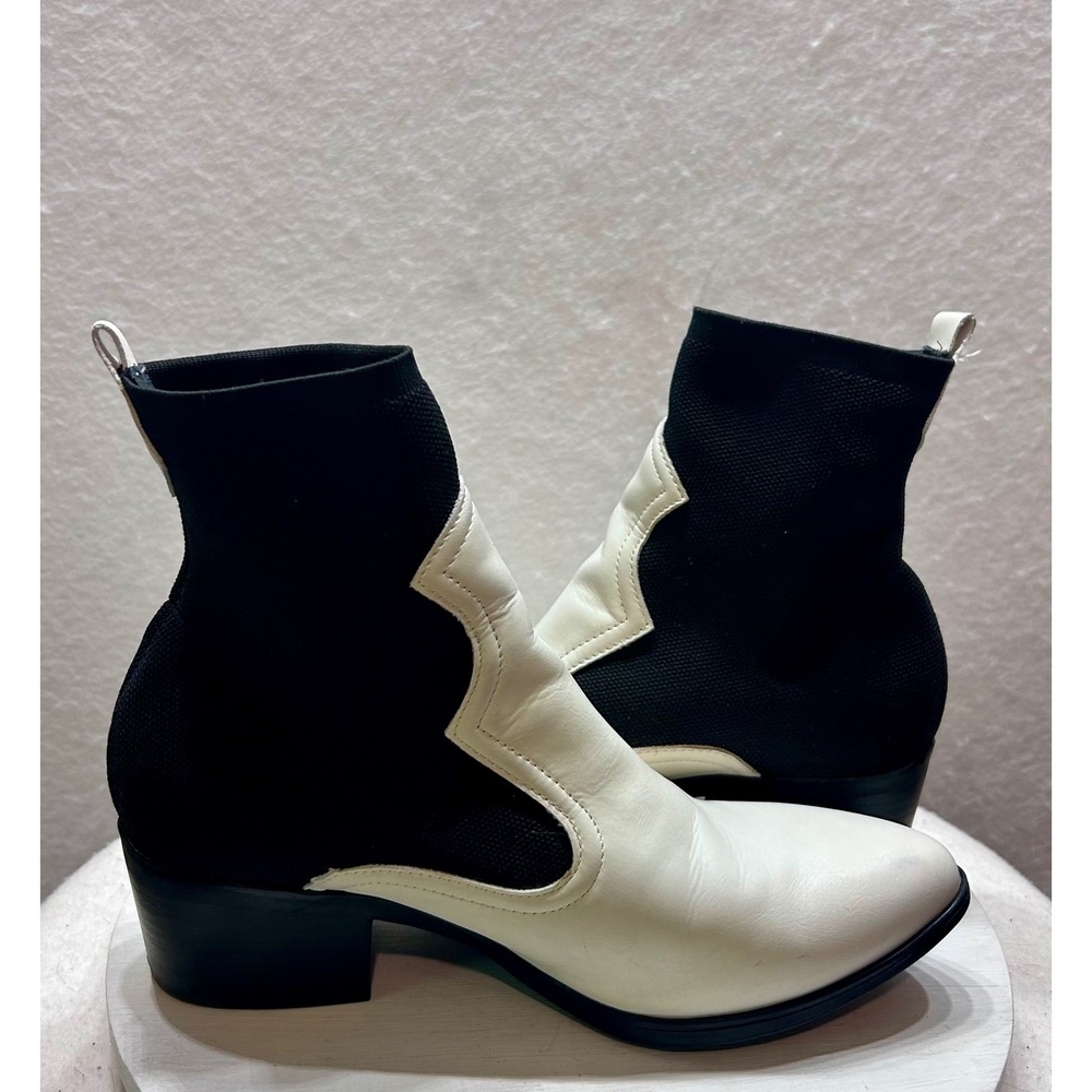 MIA Womens Black White Colorblock Western Knit Sock Ankle Boots Size 9